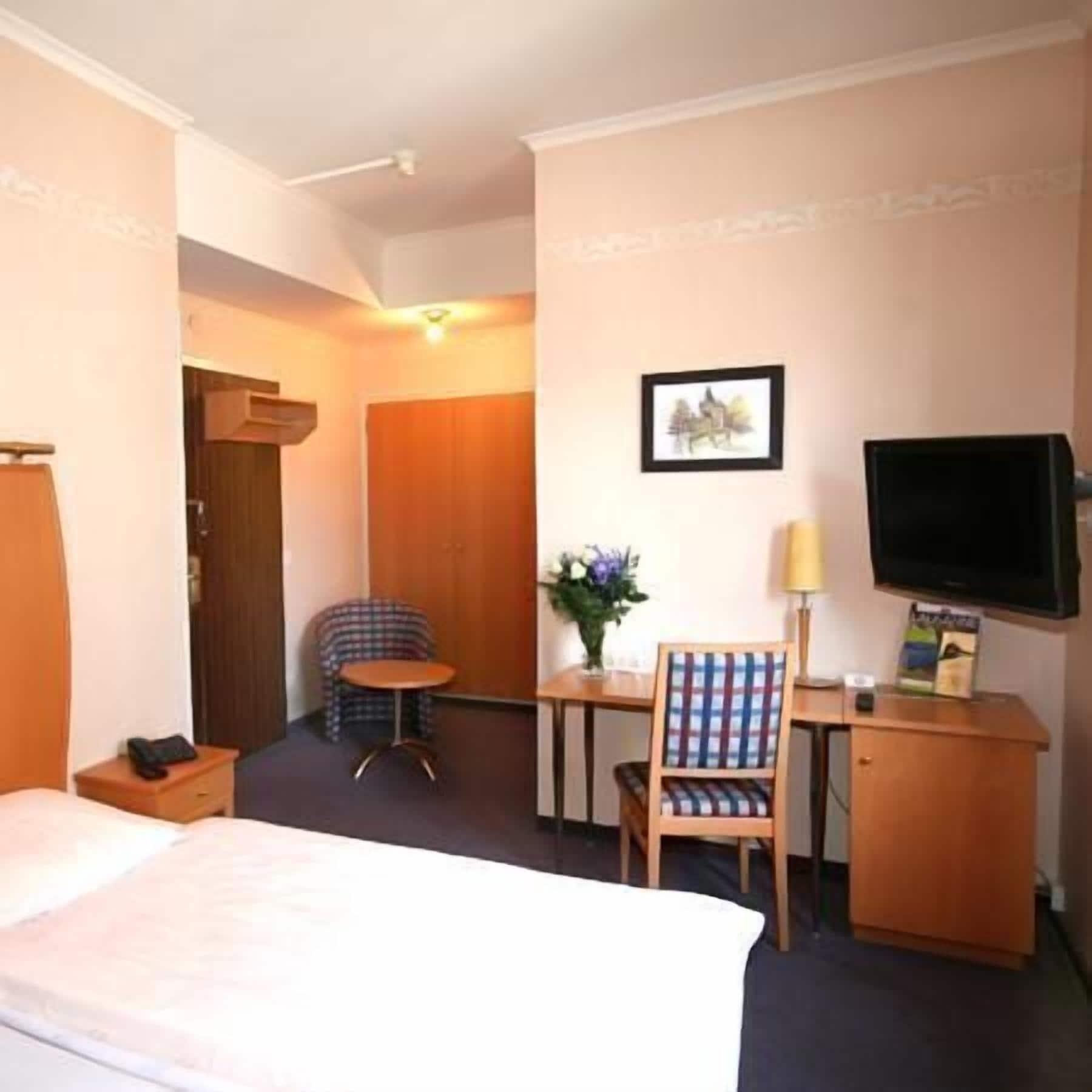 Hotel Crystal Лозанна Екстер'єр фото