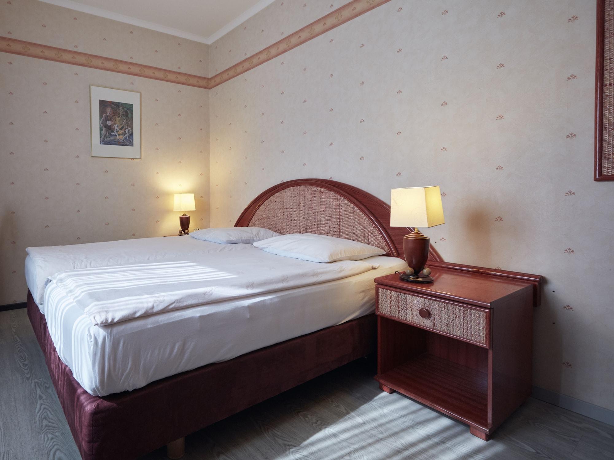 Hotel Crystal Лозанна Екстер'єр фото
