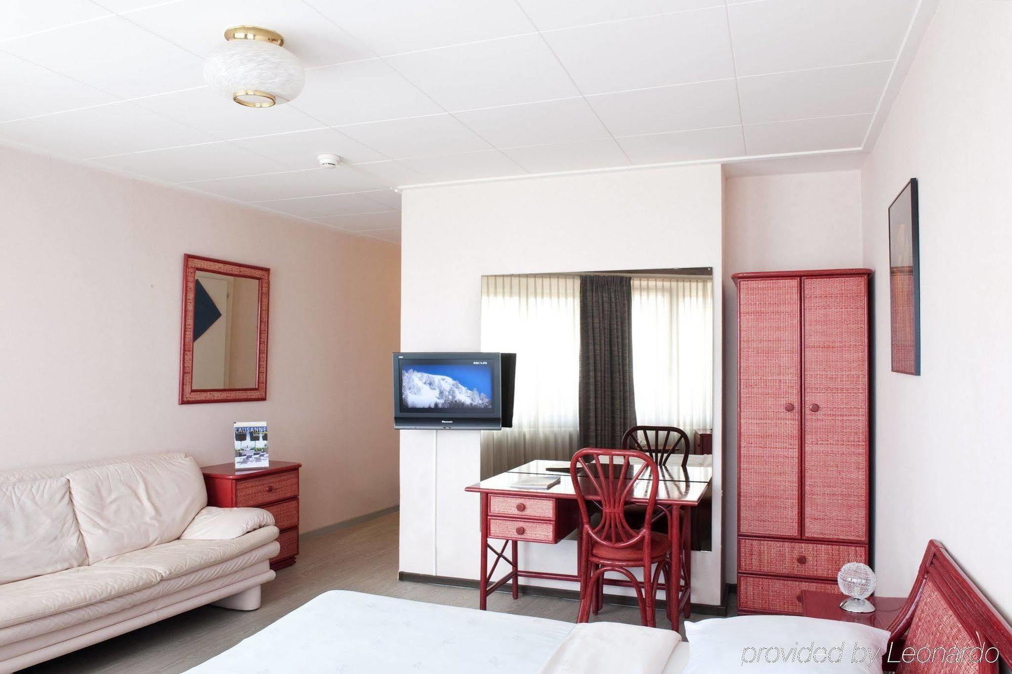 Hotel Crystal Лозанна Екстер'єр фото