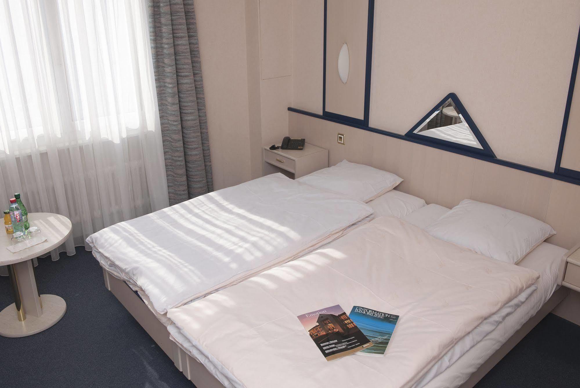 Hotel Crystal Лозанна Екстер'єр фото